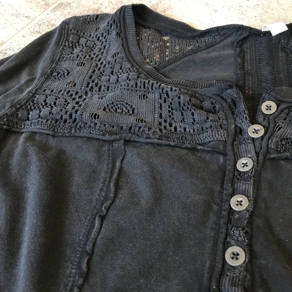*Sold* Free People Gold Coast Crochet Henley Top - Picture 4 of 8